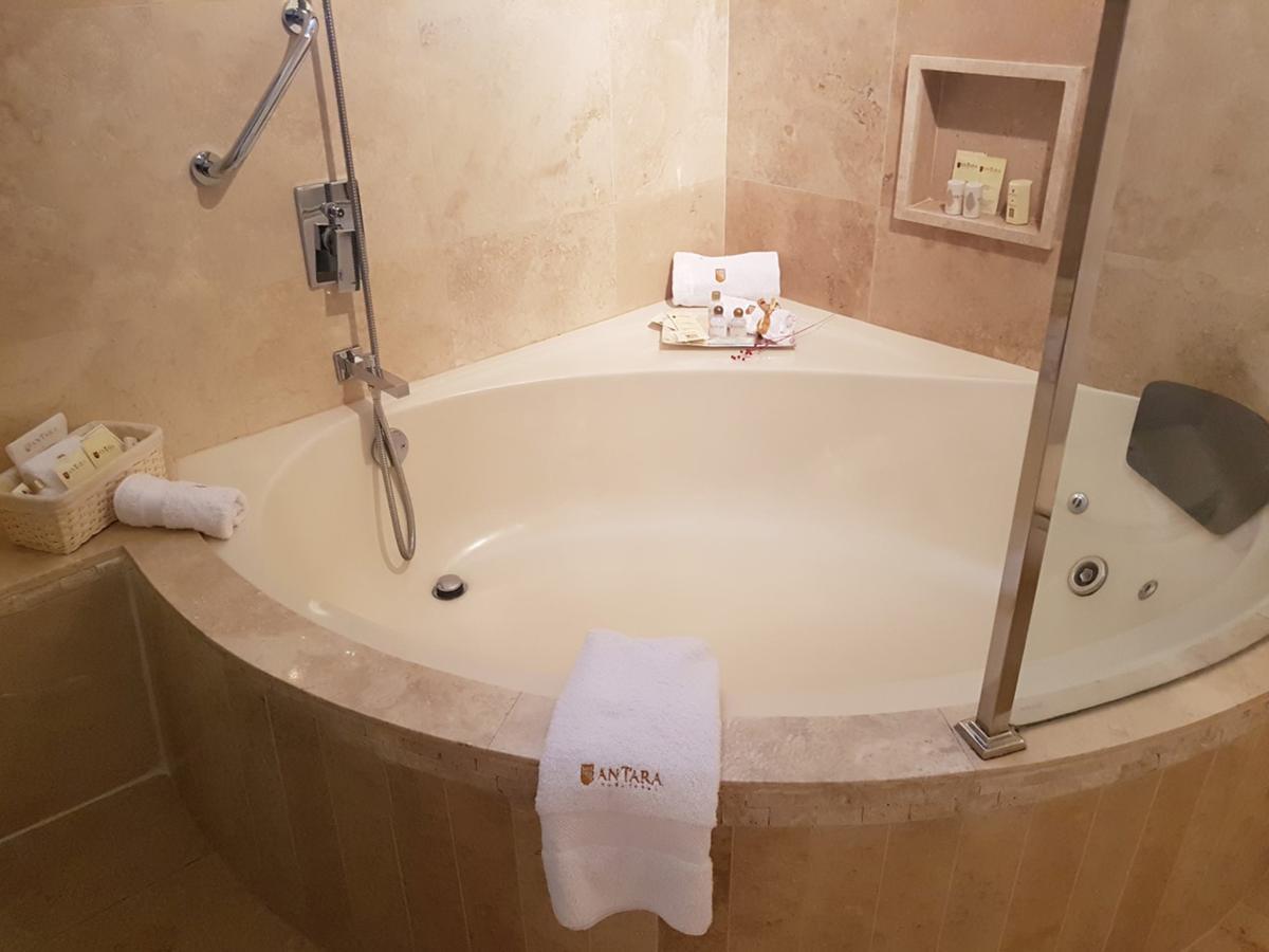 Executive Suite with Jacuzzi,1351286044:JPEG